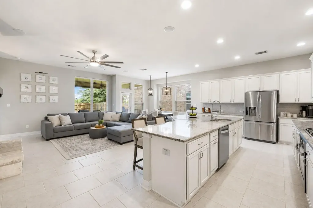5524 Brady Bayou Cove Austin TX 78738