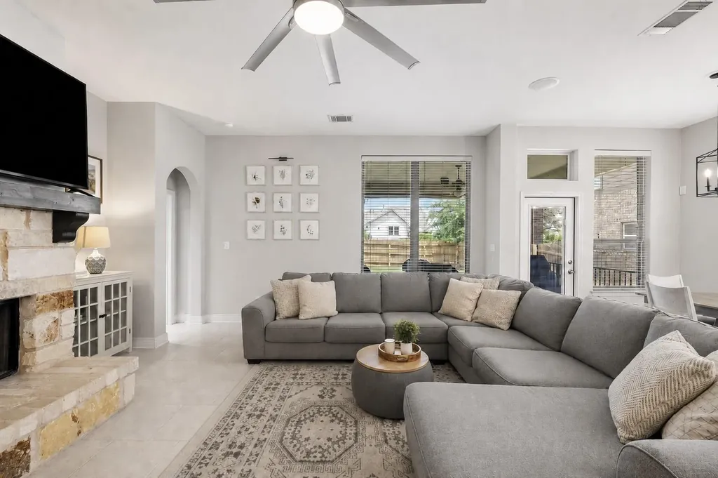 5524 Brady Bayou Cove Austin TX 78738