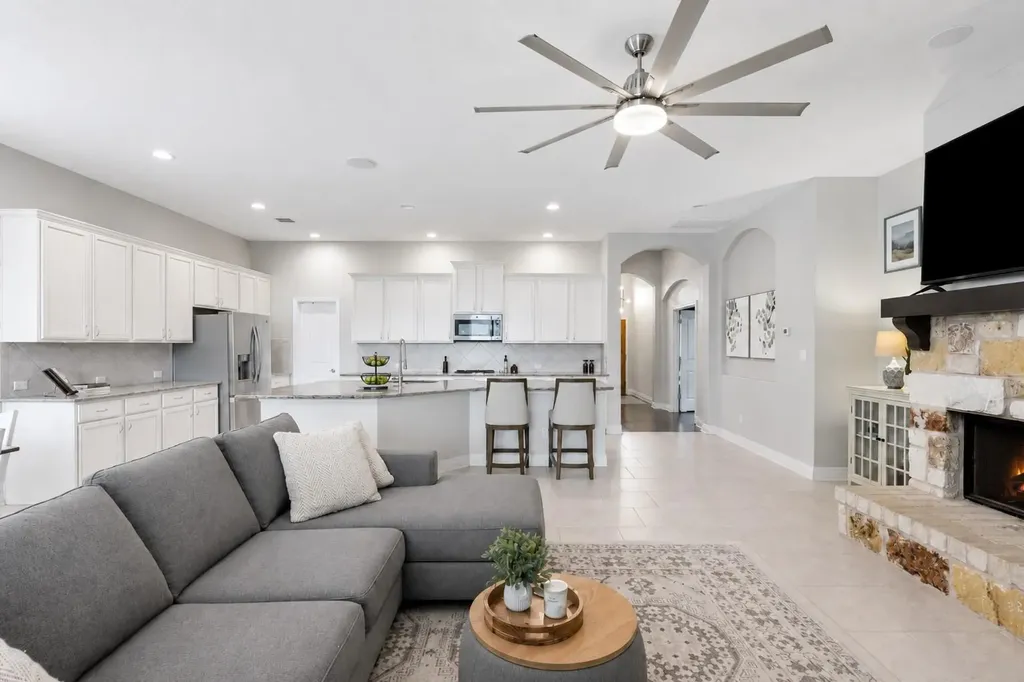5524 Brady Bayou Cove Austin TX 78738