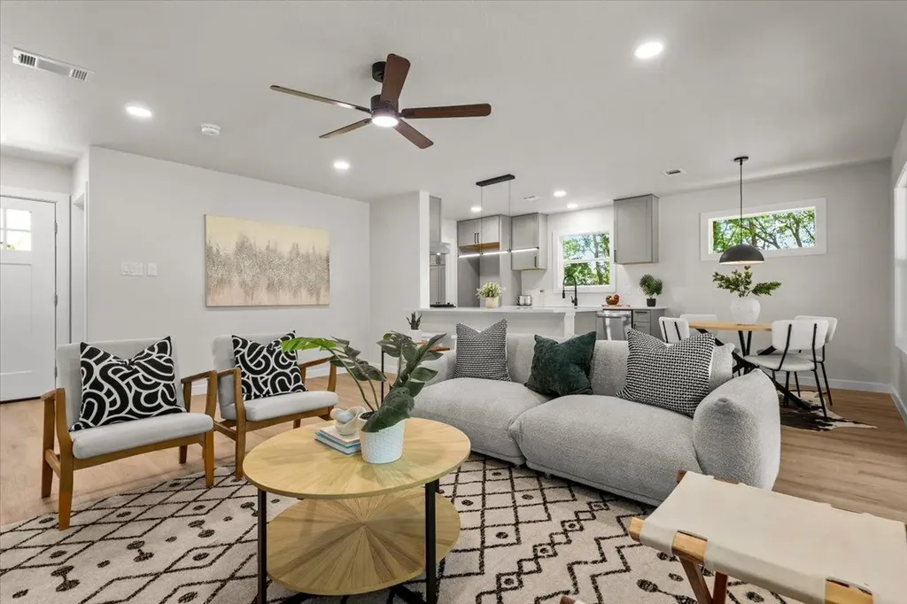 5204 Emerald Forest Drive Austin TX 78745