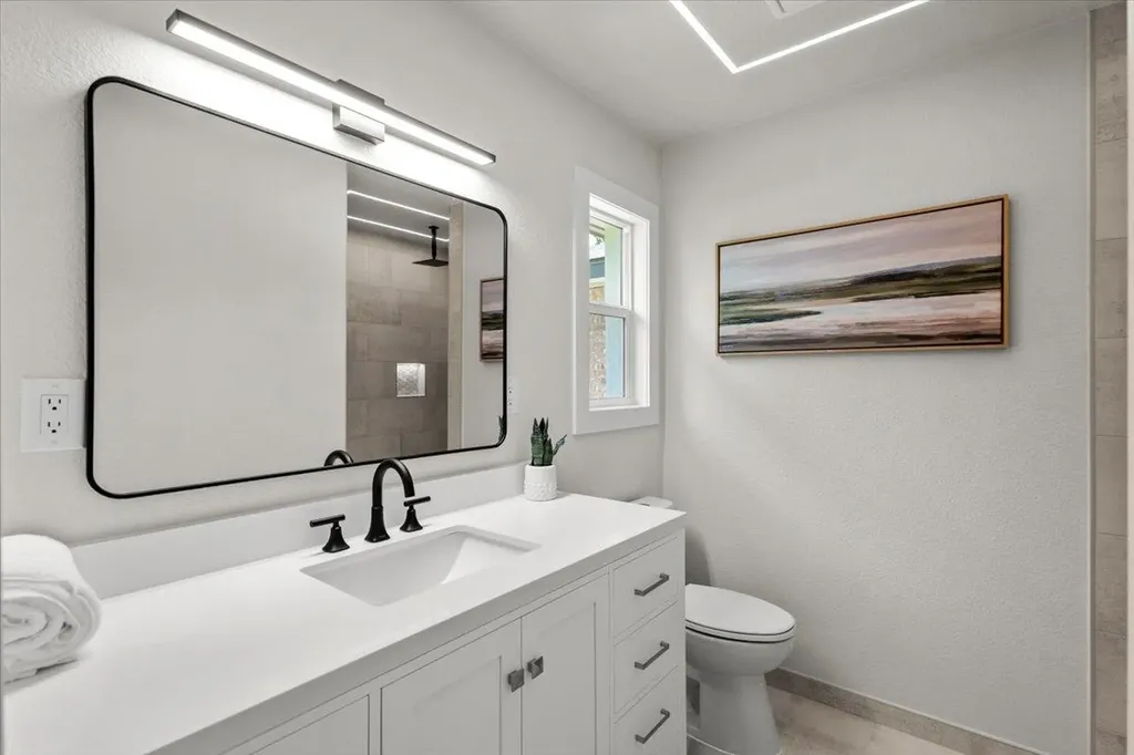 5204 Emerald Forest Drive Austin TX 78745