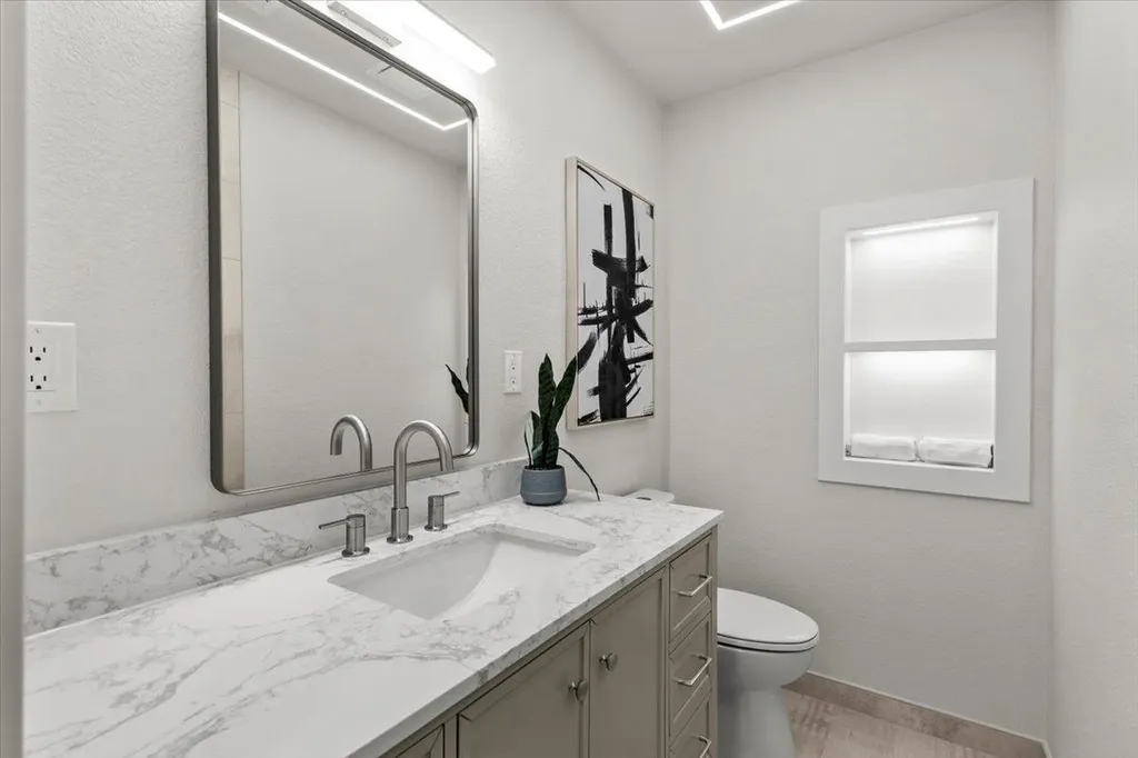 5204 Emerald Forest Drive Austin TX 78745