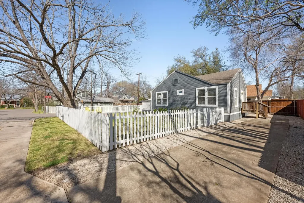 1407 S Myrtle Street Georgetown TX 78626