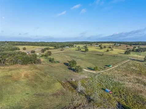 510 County Road 282 Cameron TX 76520