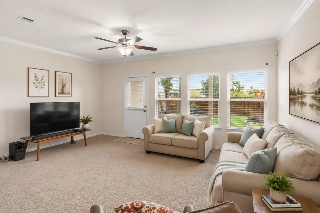 10413 Crescendo Lane Austin TX 78747