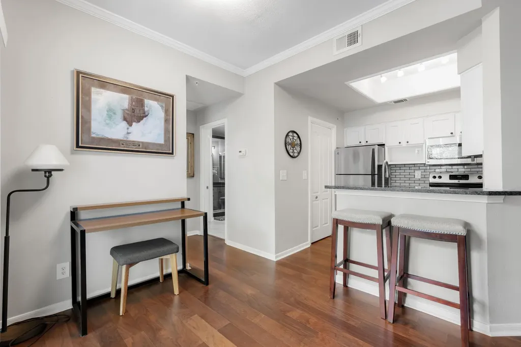 6000 Shepherd Mountain Cove Austin TX 78730