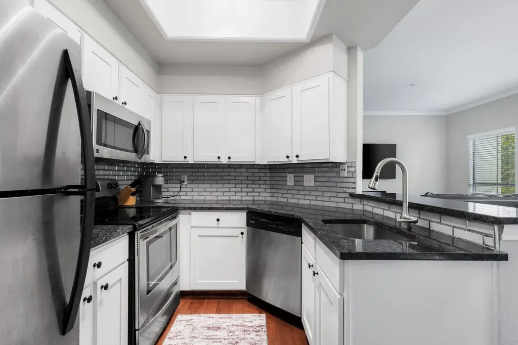 6000 Shepherd Mountain Cove Austin TX 78730