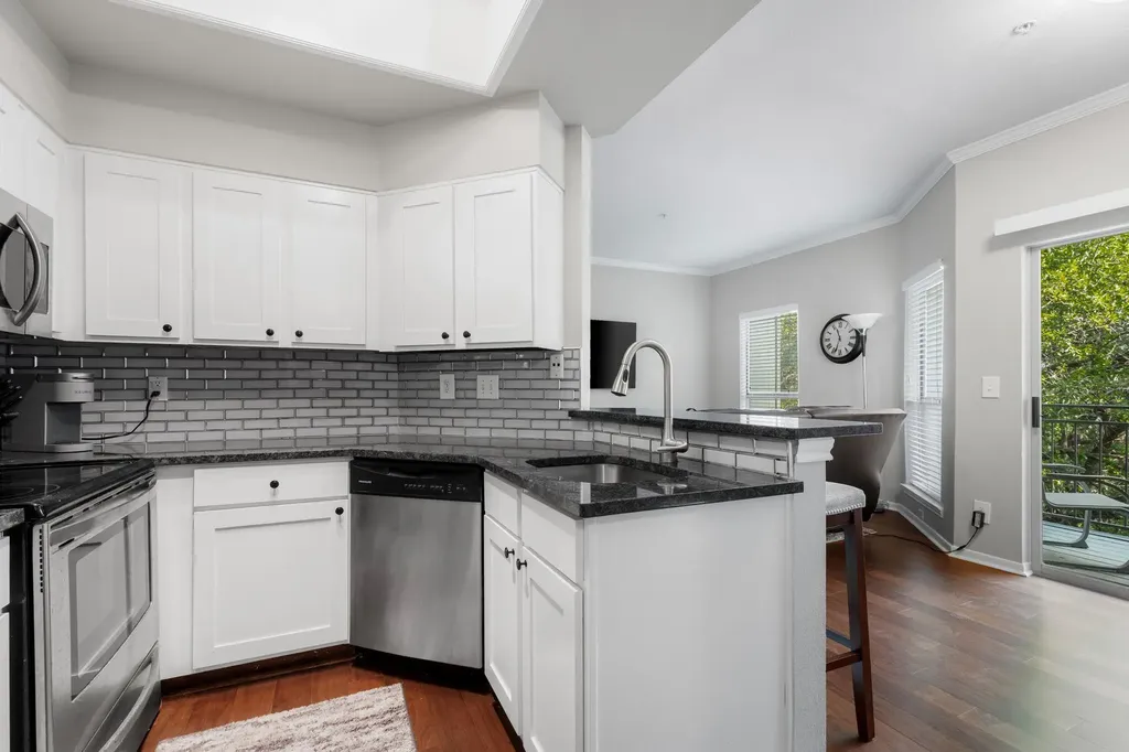 6000 Shepherd Mountain Cove Austin TX 78730