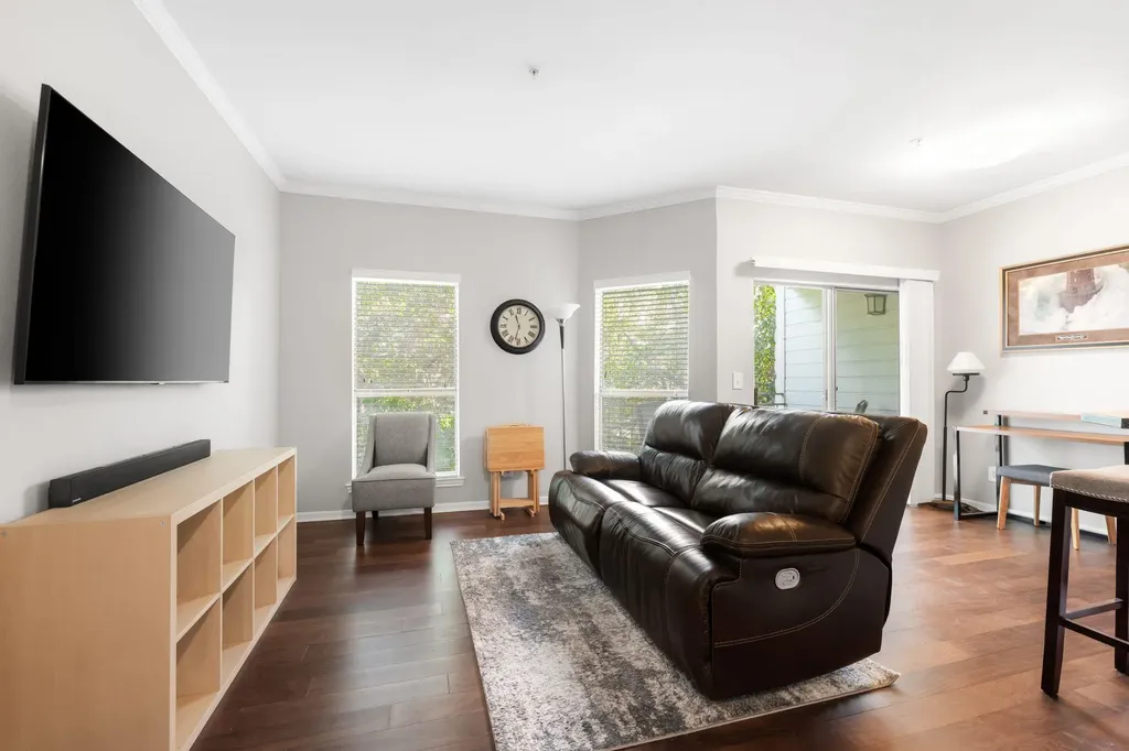 6000 Shepherd Mountain Cove Austin TX 78730