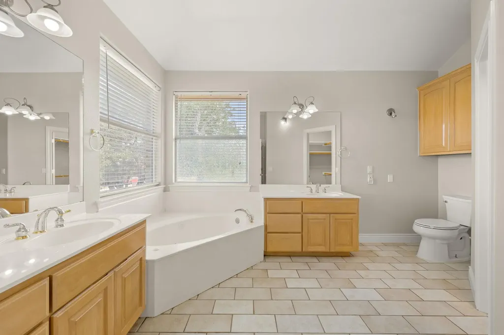 509 Meadow Oaks Drive Dripping Springs TX 78620
