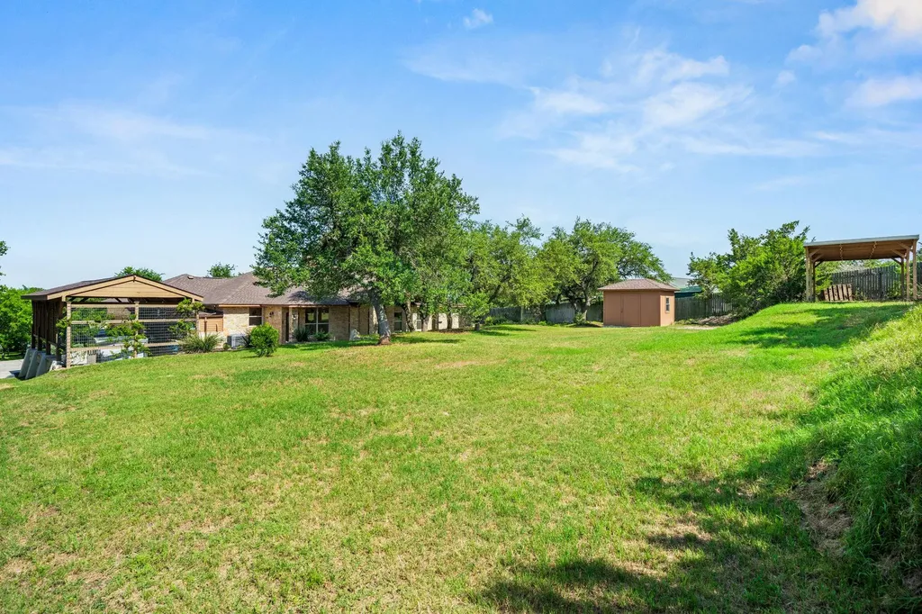 509 Meadow Oaks Drive Dripping Springs TX 78620