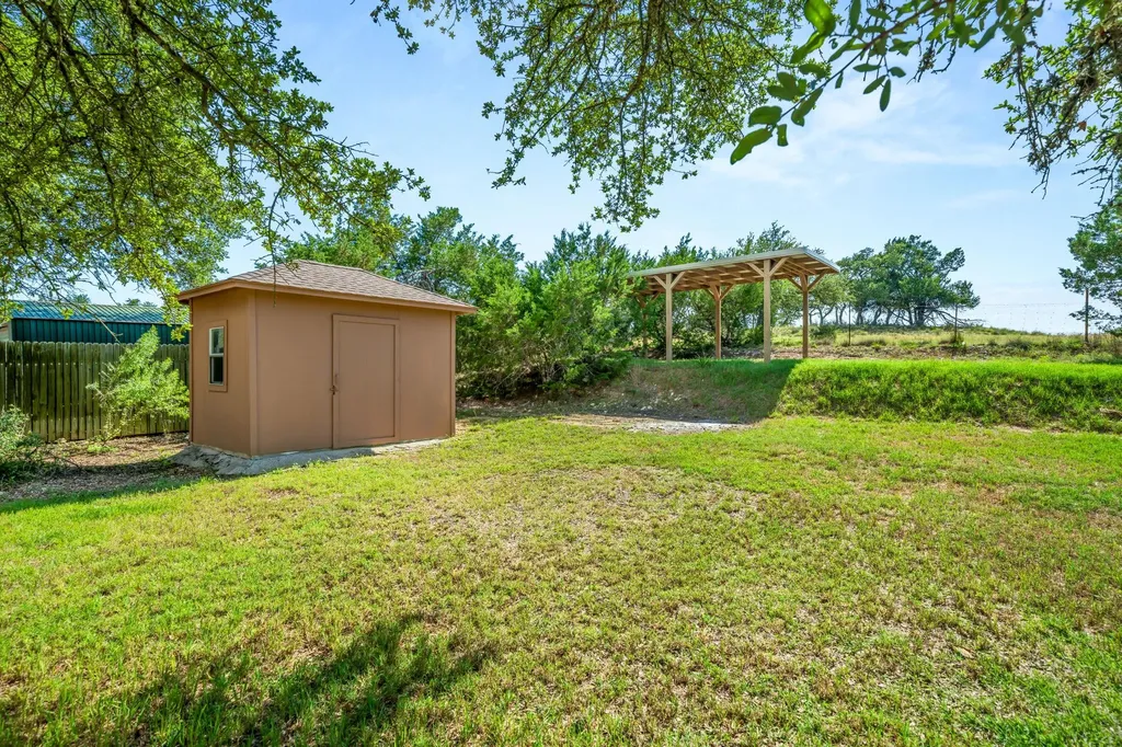 509 Meadow Oaks Drive Dripping Springs TX 78620