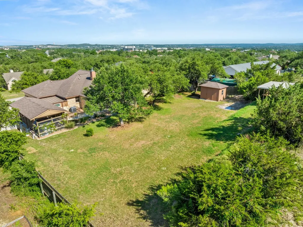 509 Meadow Oaks Drive Dripping Springs TX 78620