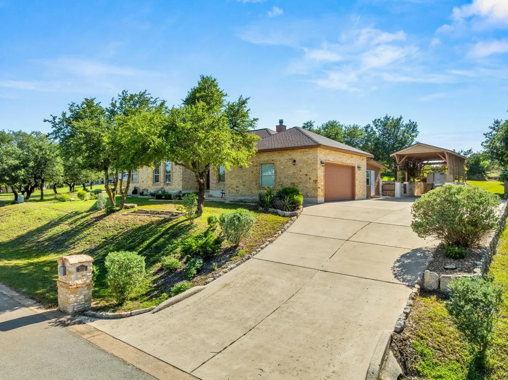 509 Meadow Oaks Drive Dripping Springs TX 78620