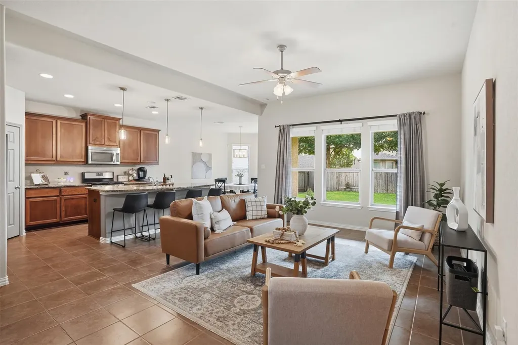 1937 Kempwood Loop Round Rock TX 78665