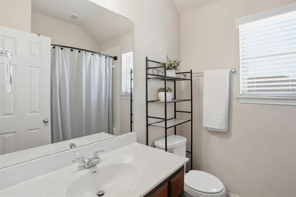 1937 Kempwood Loop Round Rock TX 78665