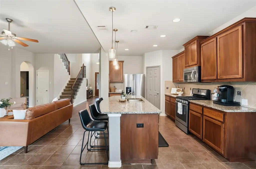 1937 Kempwood Loop Round Rock TX 78665