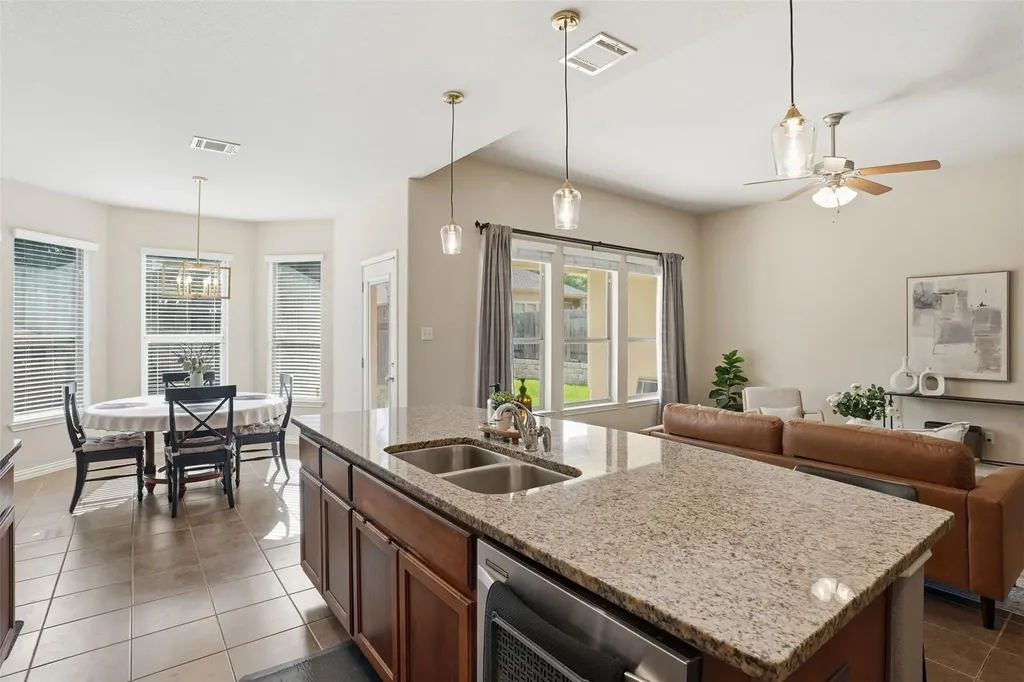 1937 Kempwood Loop Round Rock TX 78665