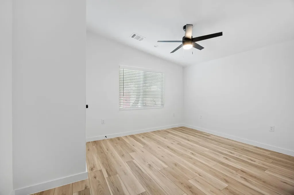 404 E Pecan Street Taylor TX 76574