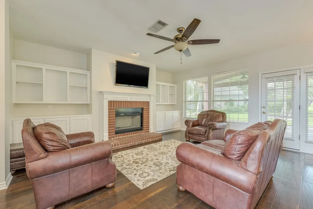904 Brookside Court Round Rock TX 78681