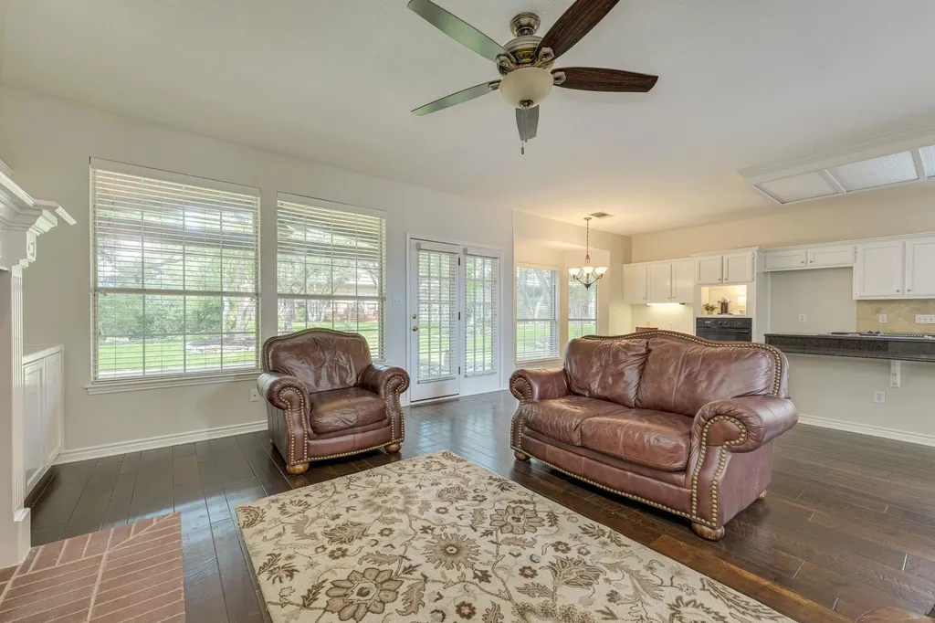 904 Brookside Court Round Rock TX 78681