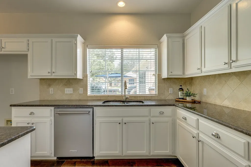 904 Brookside Court Round Rock TX 78681