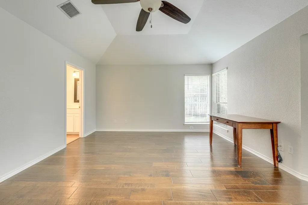 904 Brookside Court Round Rock TX 78681