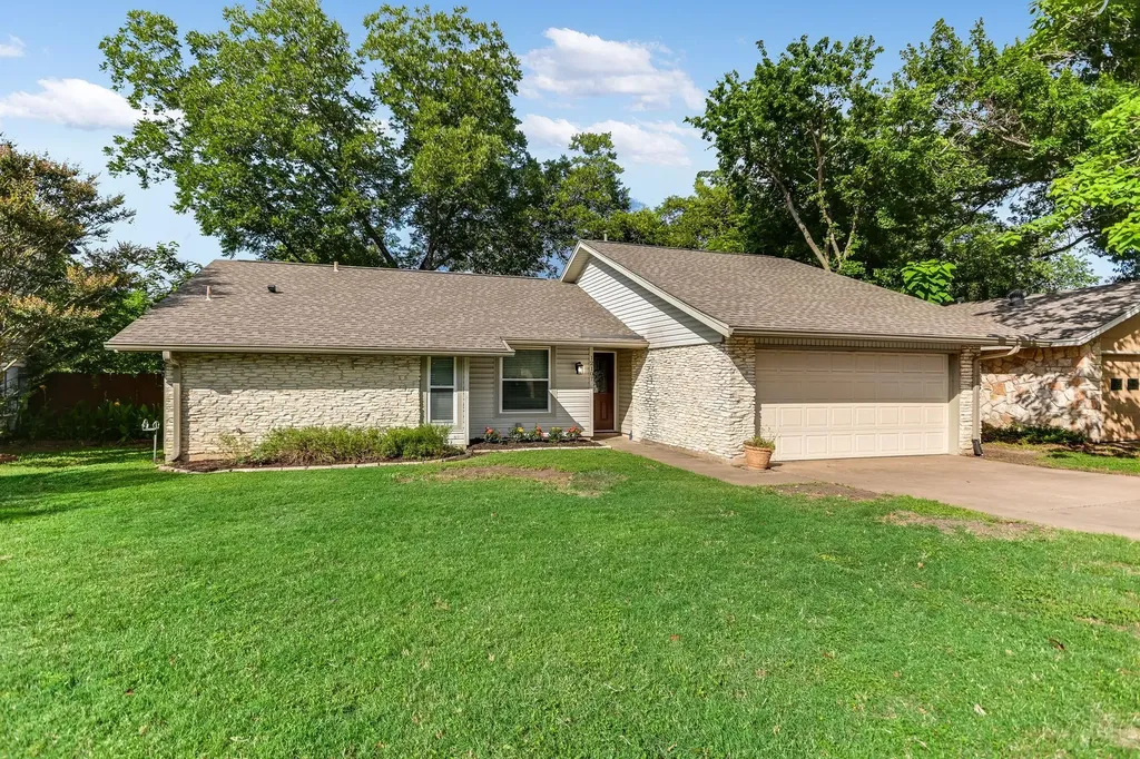 12107 Scissortail Drive Austin TX 78750