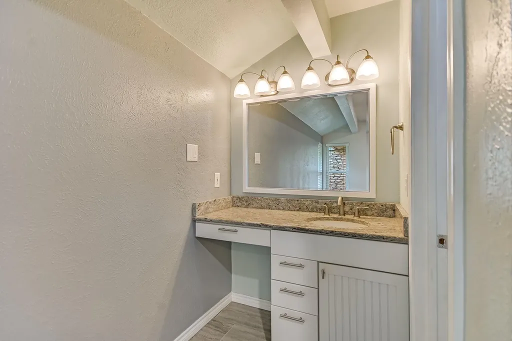 12107 Scissortail Drive Austin TX 78750