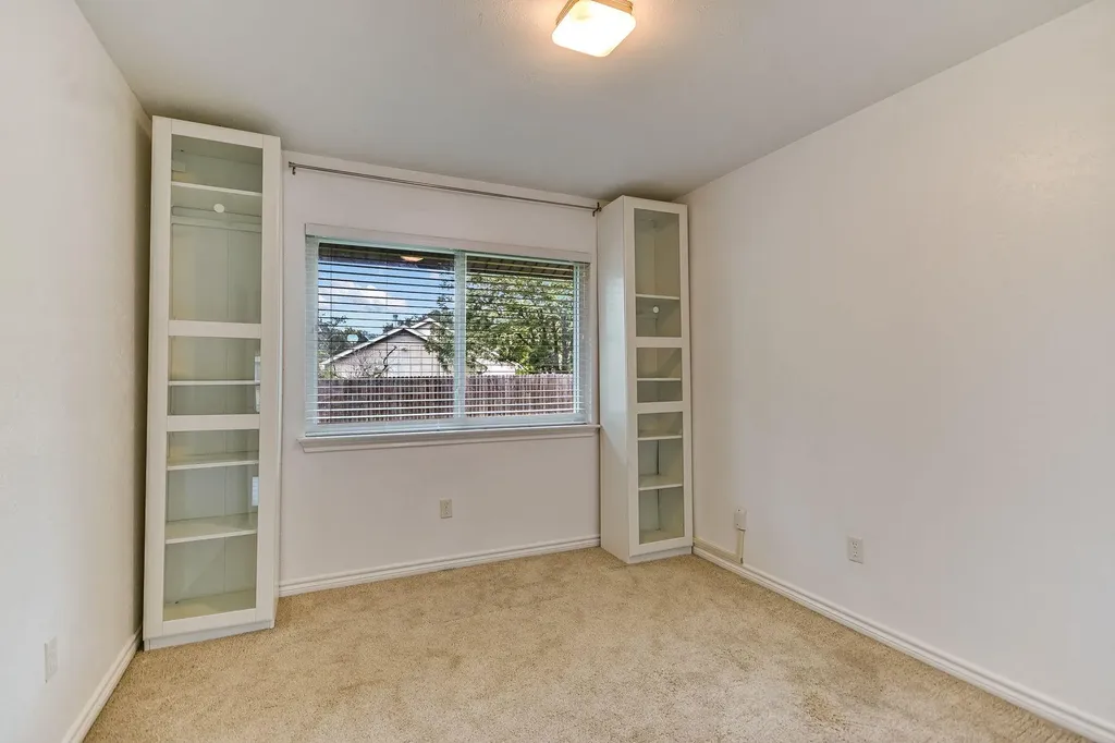 12107 Scissortail Drive Austin TX 78750