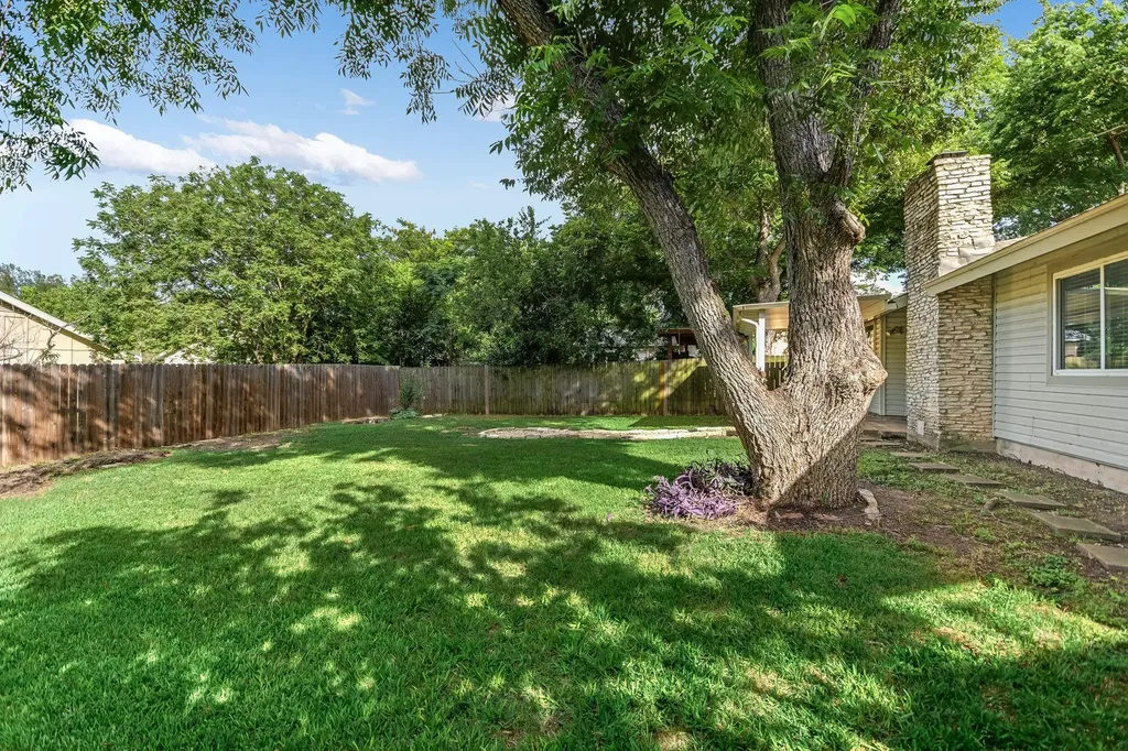 12107 Scissortail Drive Austin TX 78750