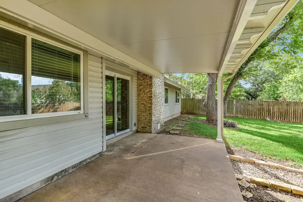 12107 Scissortail Drive Austin TX 78750
