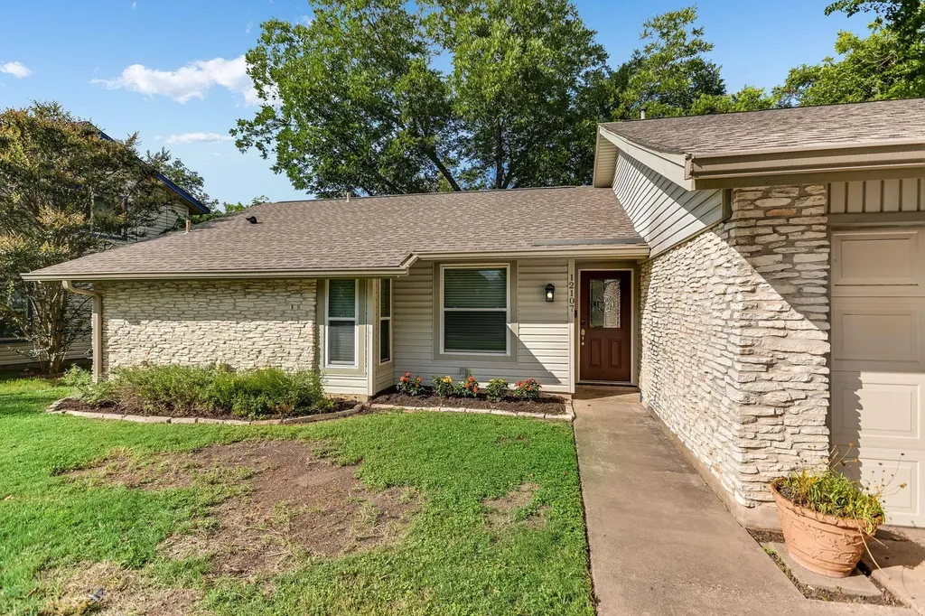 12107 Scissortail Drive Austin TX 78750