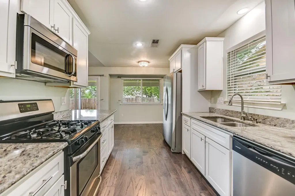 12107 Scissortail Drive Austin TX 78750