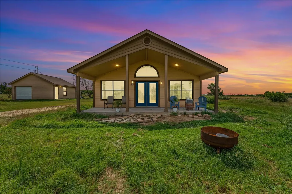 1325 County Road 269 Oglesby TX 76561