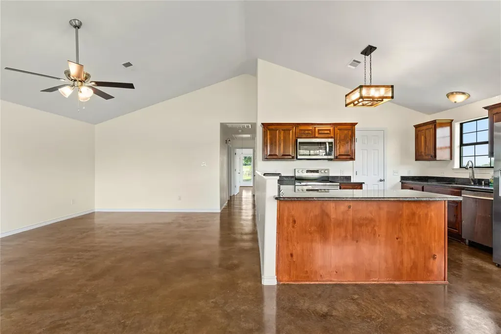 1325 County Road 269 Oglesby TX 76561