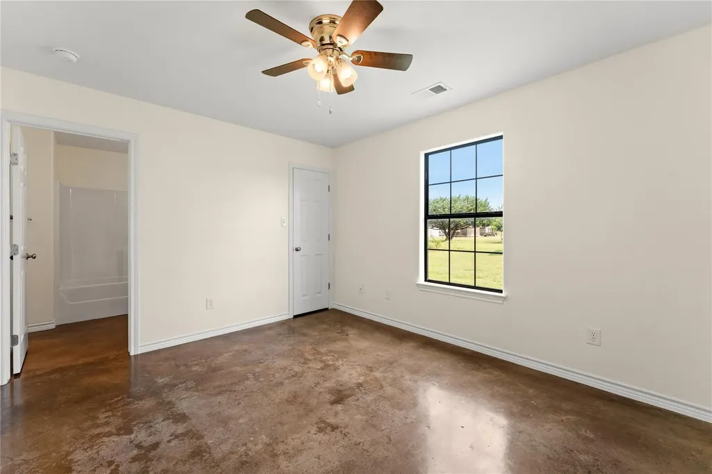 1325 County Road 269 Oglesby TX 76561
