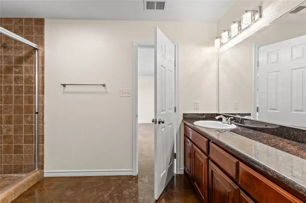 1325 County Road 269 Oglesby TX 76561