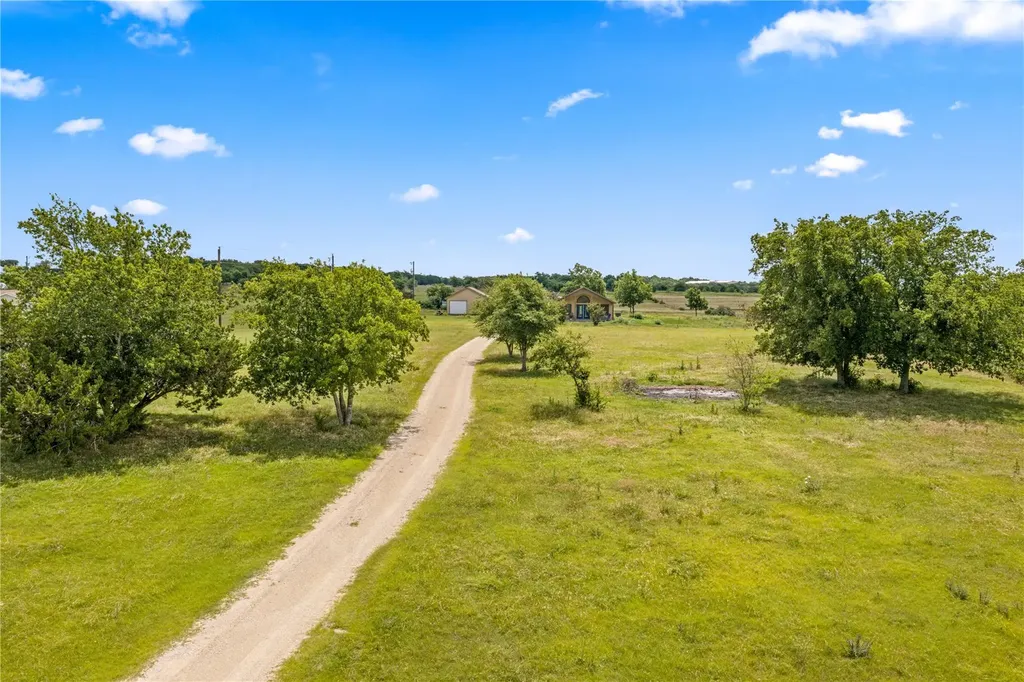 1325 County Road 269 Oglesby TX 76561