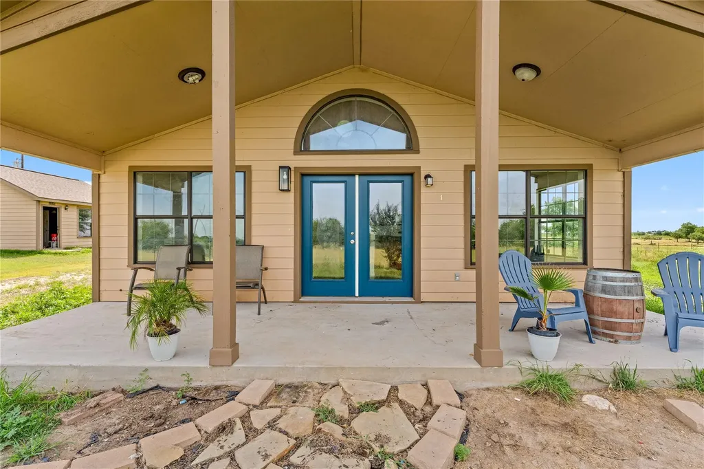 1325 County Road 269 Oglesby TX 76561