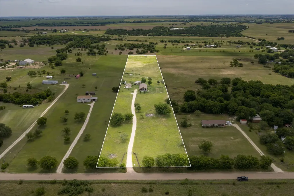 1325 County Road 269 Oglesby TX 76561