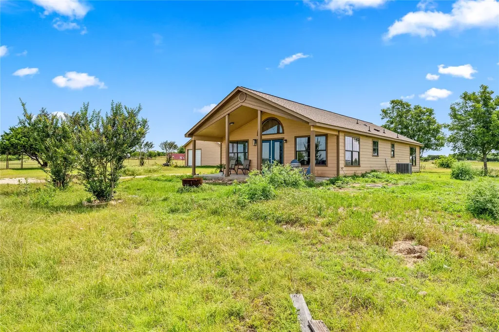 1325 County Road 269 Oglesby TX 76561