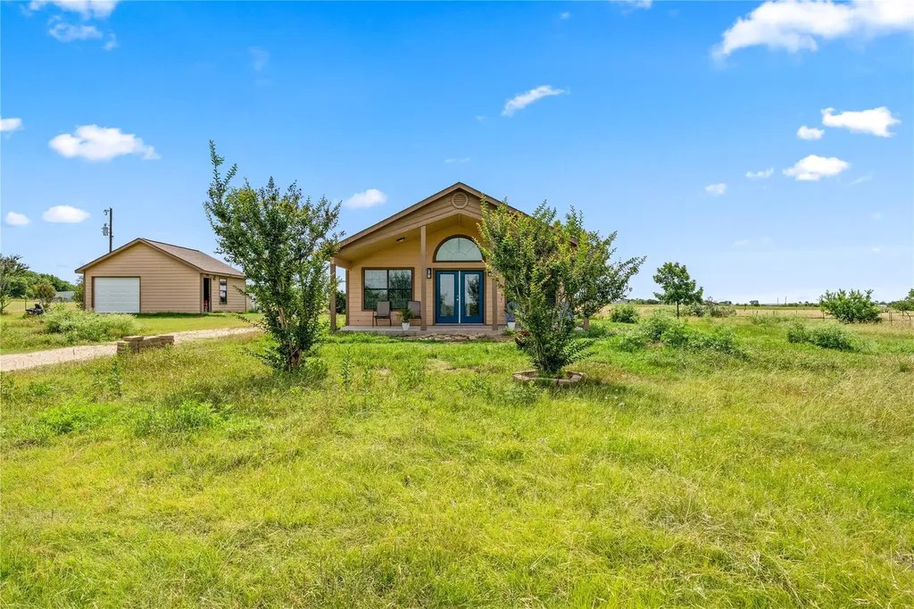 1325 County Road 269 Oglesby TX 76561