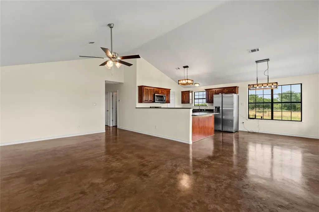 1325 County Road 269 Oglesby TX 76561