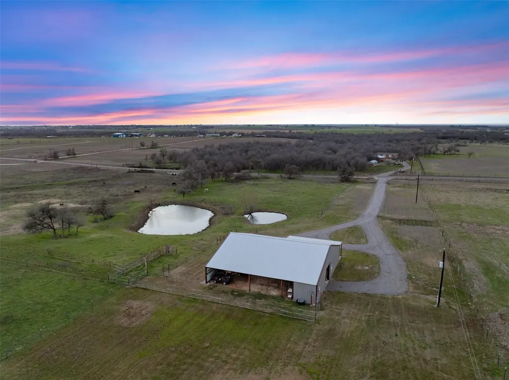 700 County Road 466 Elgin TX 78621