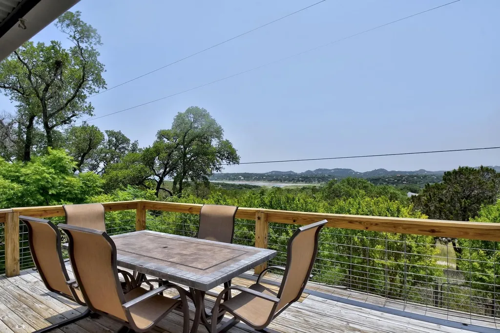 284 Lake Forest Canyon Lake TX 78133