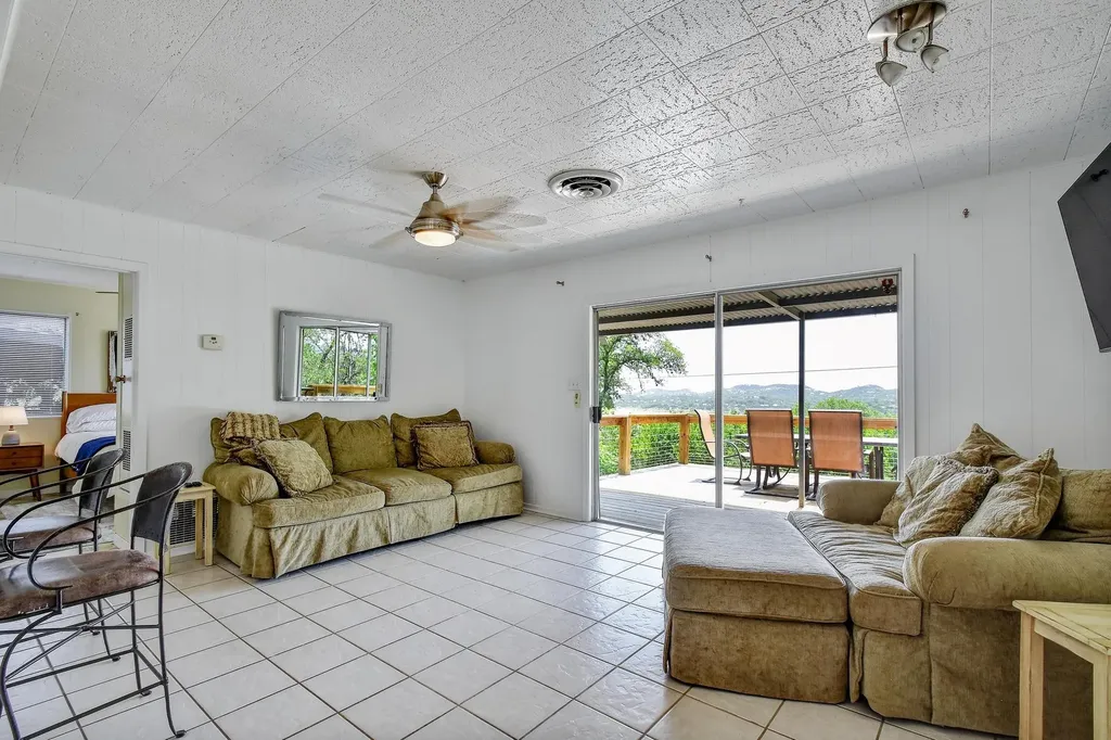 284 Lake Forest Canyon Lake TX 78133