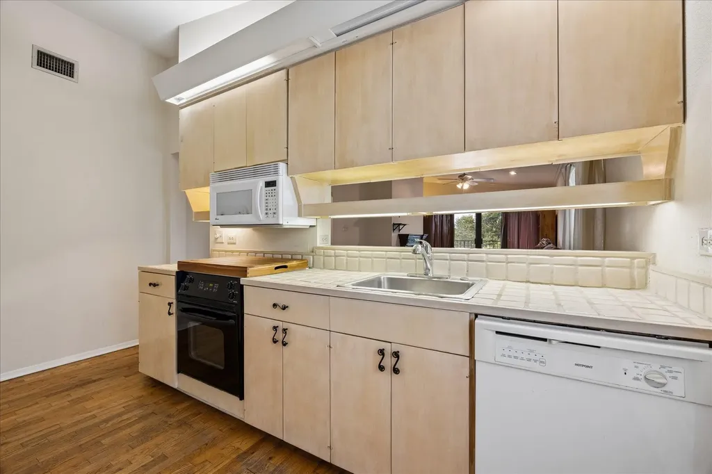 409 E 38th Street Austin TX 78705