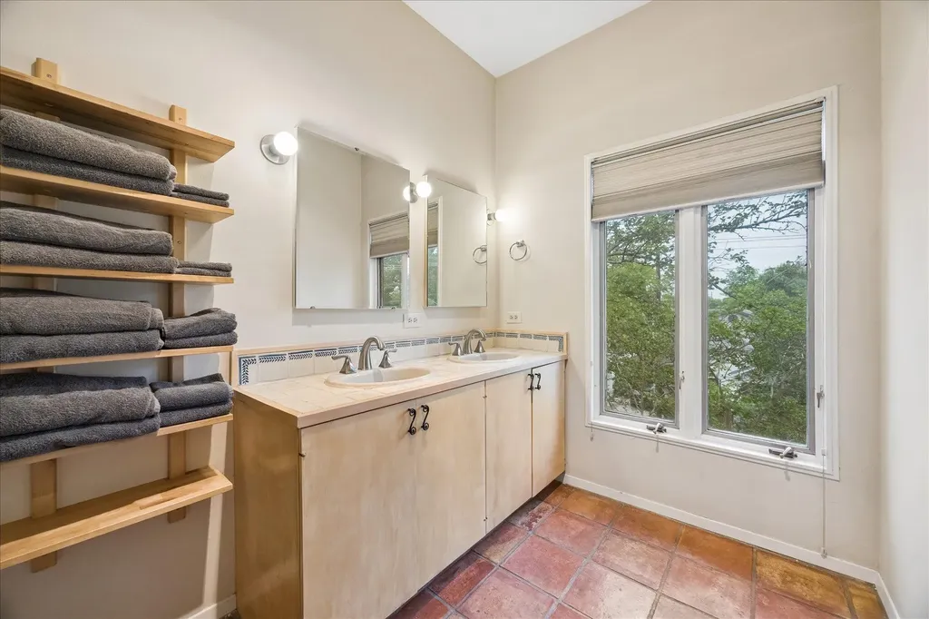 409 E 38th Street Austin TX 78705