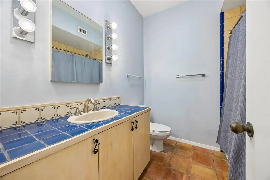 409 E 38th Street Austin TX 78705